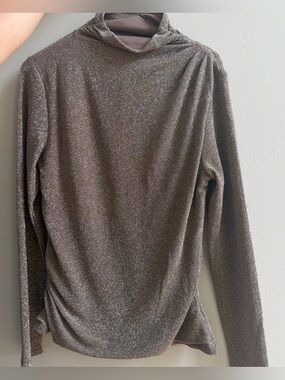 White and black market lounge sleeve top
